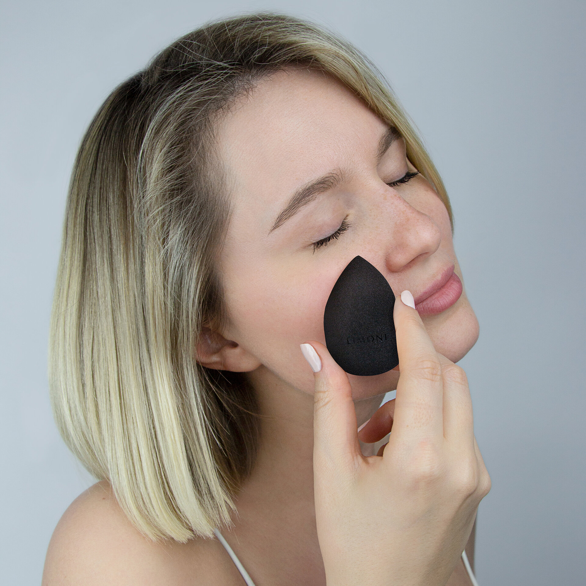 LIMONI Спонж для макияжа в наборе с корзинкой "Blender Makeup Sponge" Black