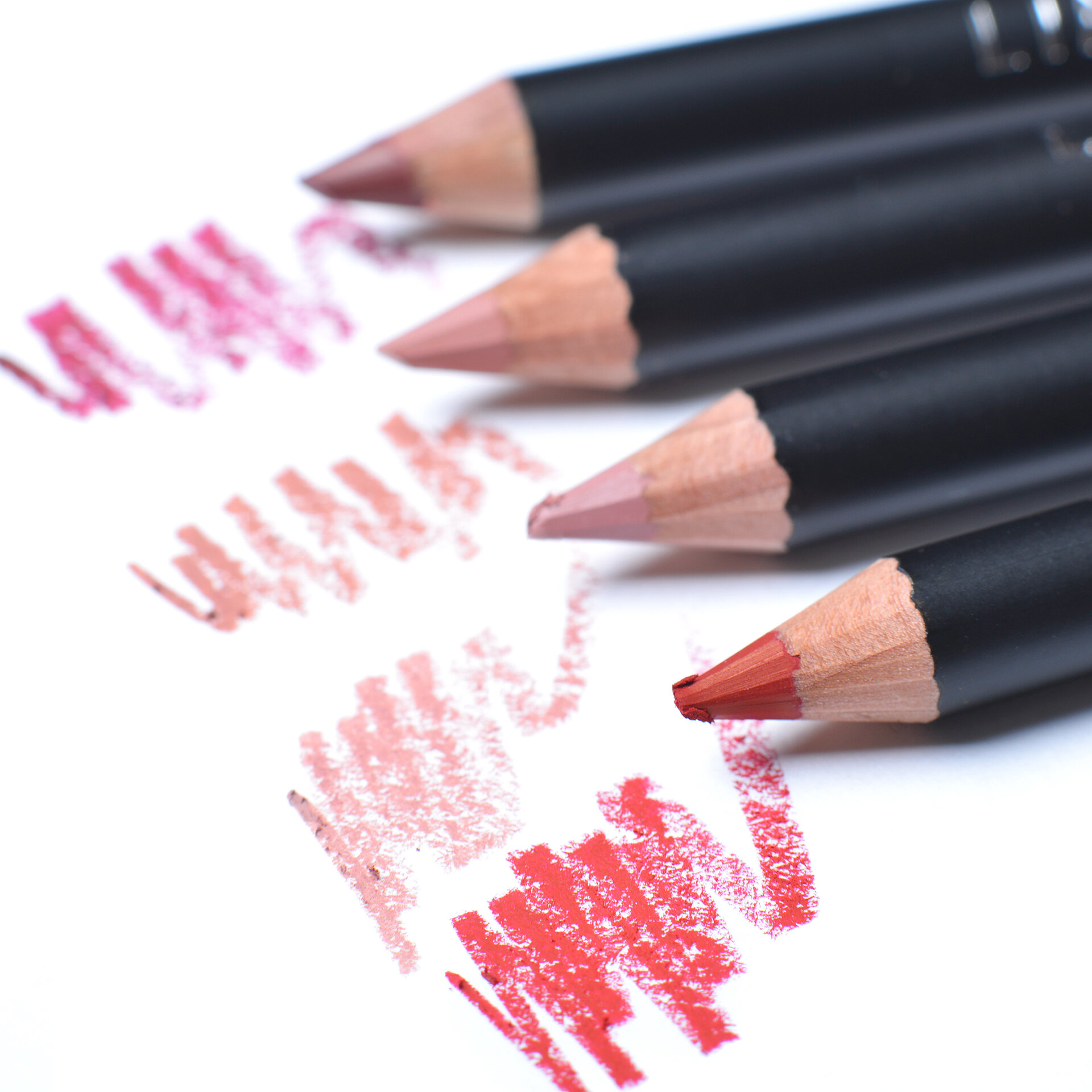 LIMONI Карандаш для губ "Perfect Lipliner" 01***