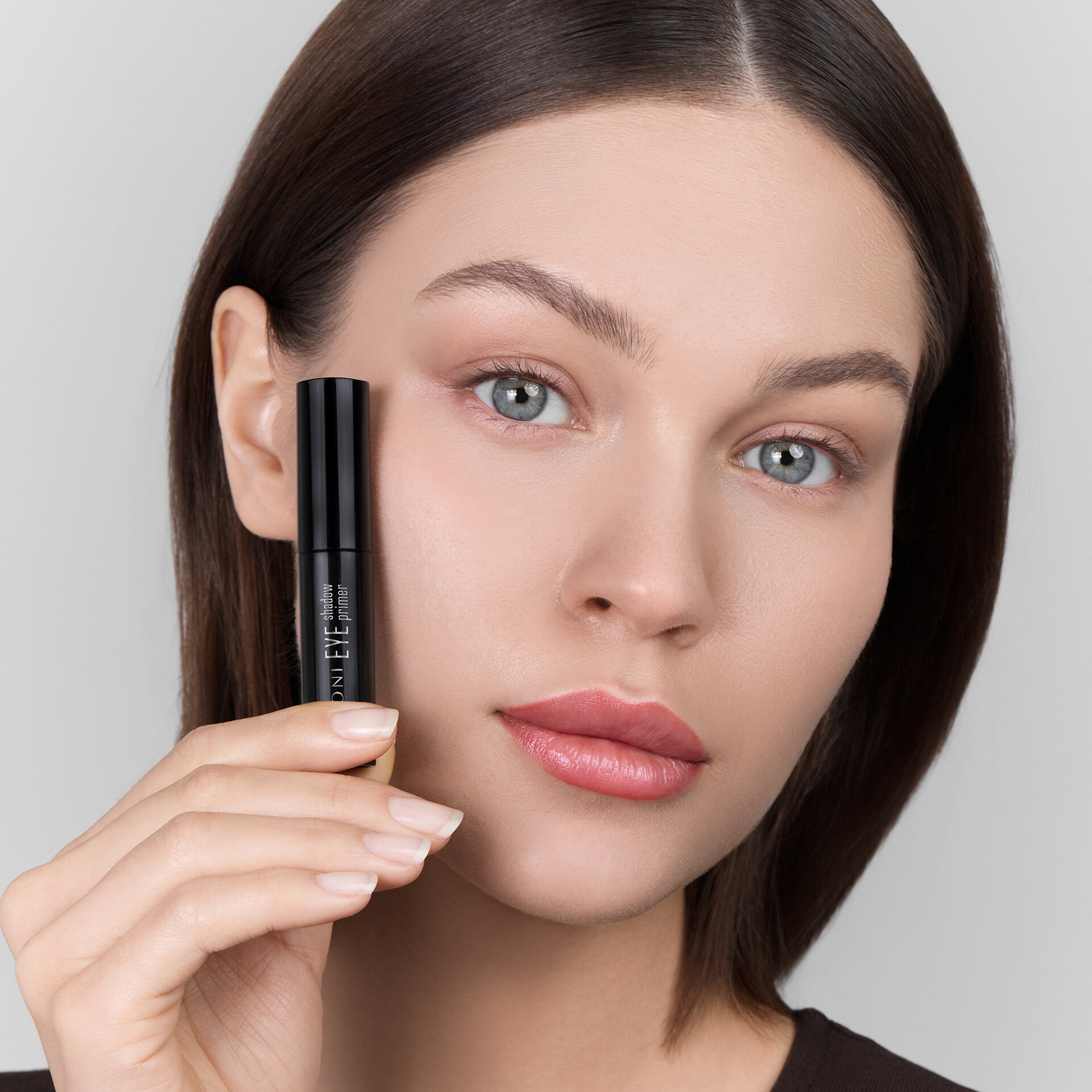 LIMONI Основа под тени для век "Eye Shadow Primer"