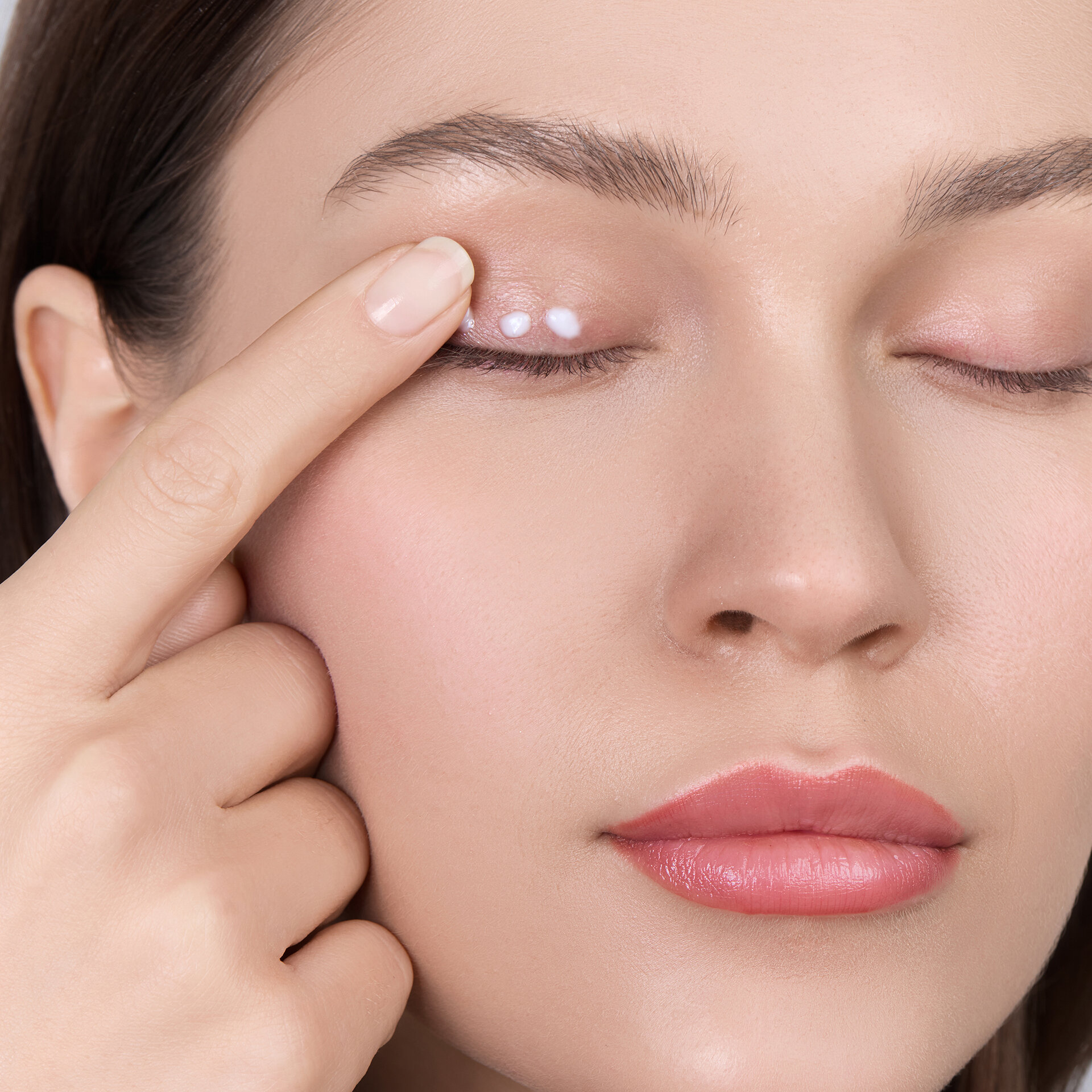 LIMONI Основа под тени для век "Eye Shadow Primer"