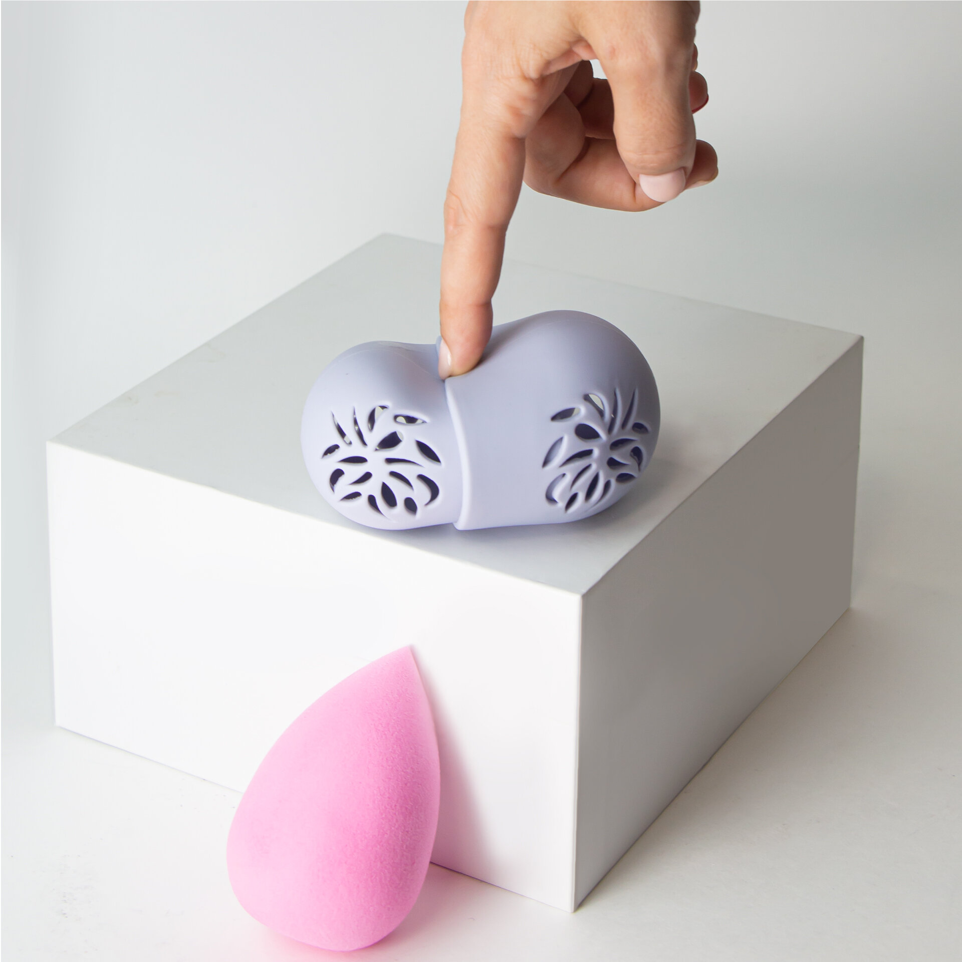 LIMONI Футляр силиконовый для спонжа "Makeup Sponge Case " Blue