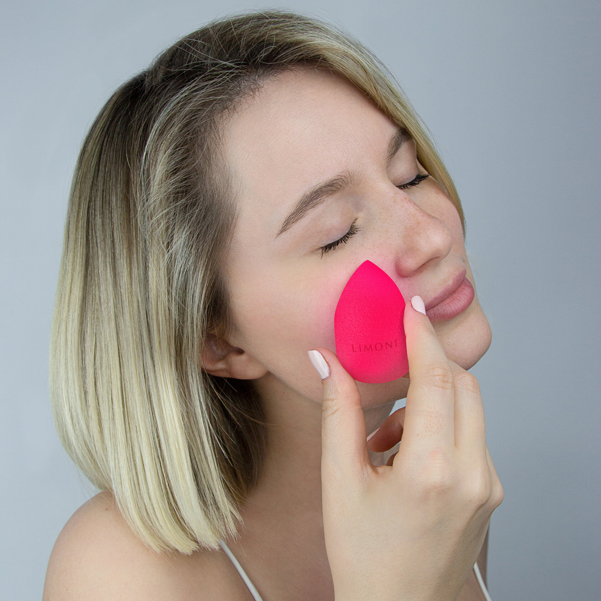 LIMONI Спонж для макияжа в наборе с корзинкой "Blender Makeup Sponge" Red