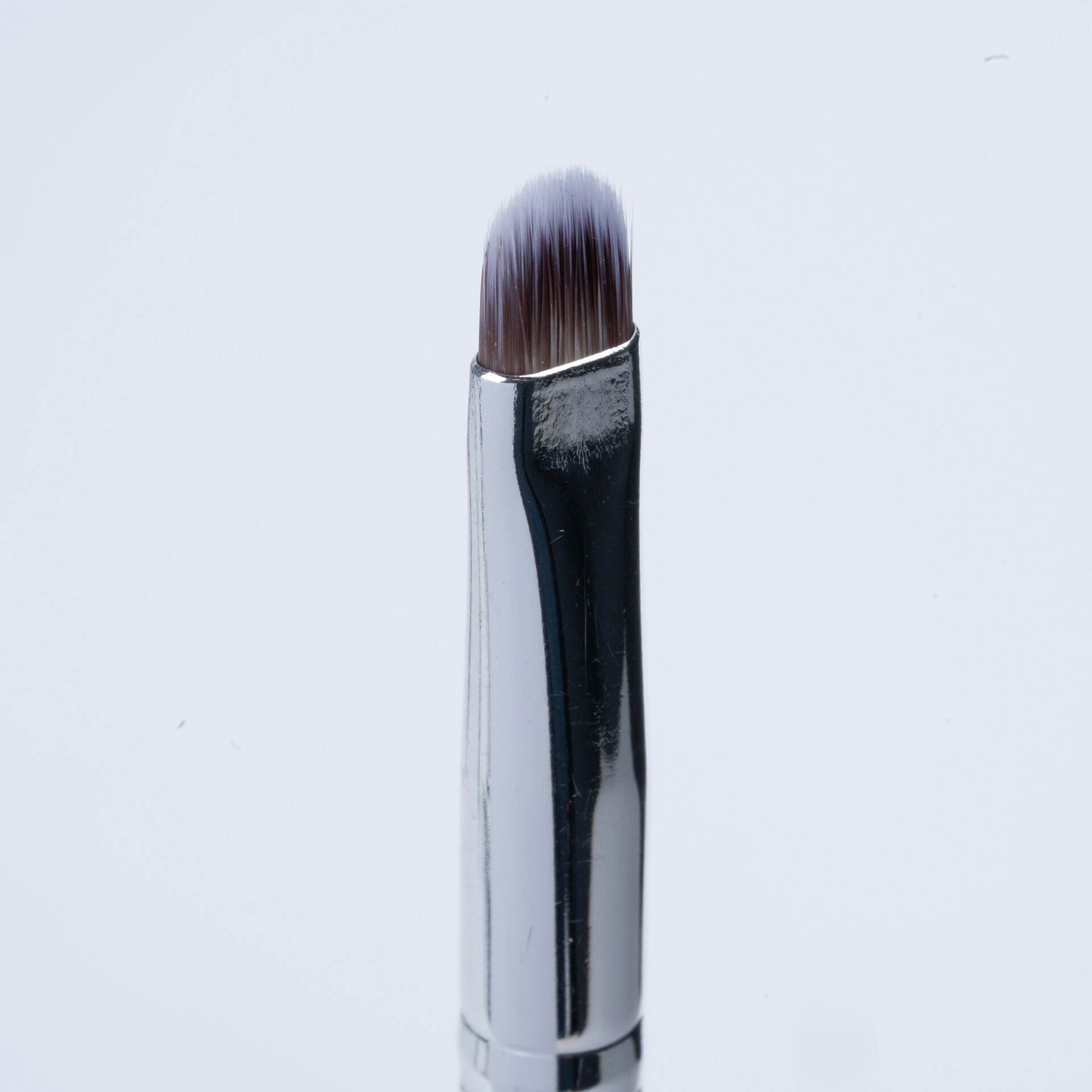 LIMONI Professional №18 Кисть плоская для  теней и подводки  (нейлон)