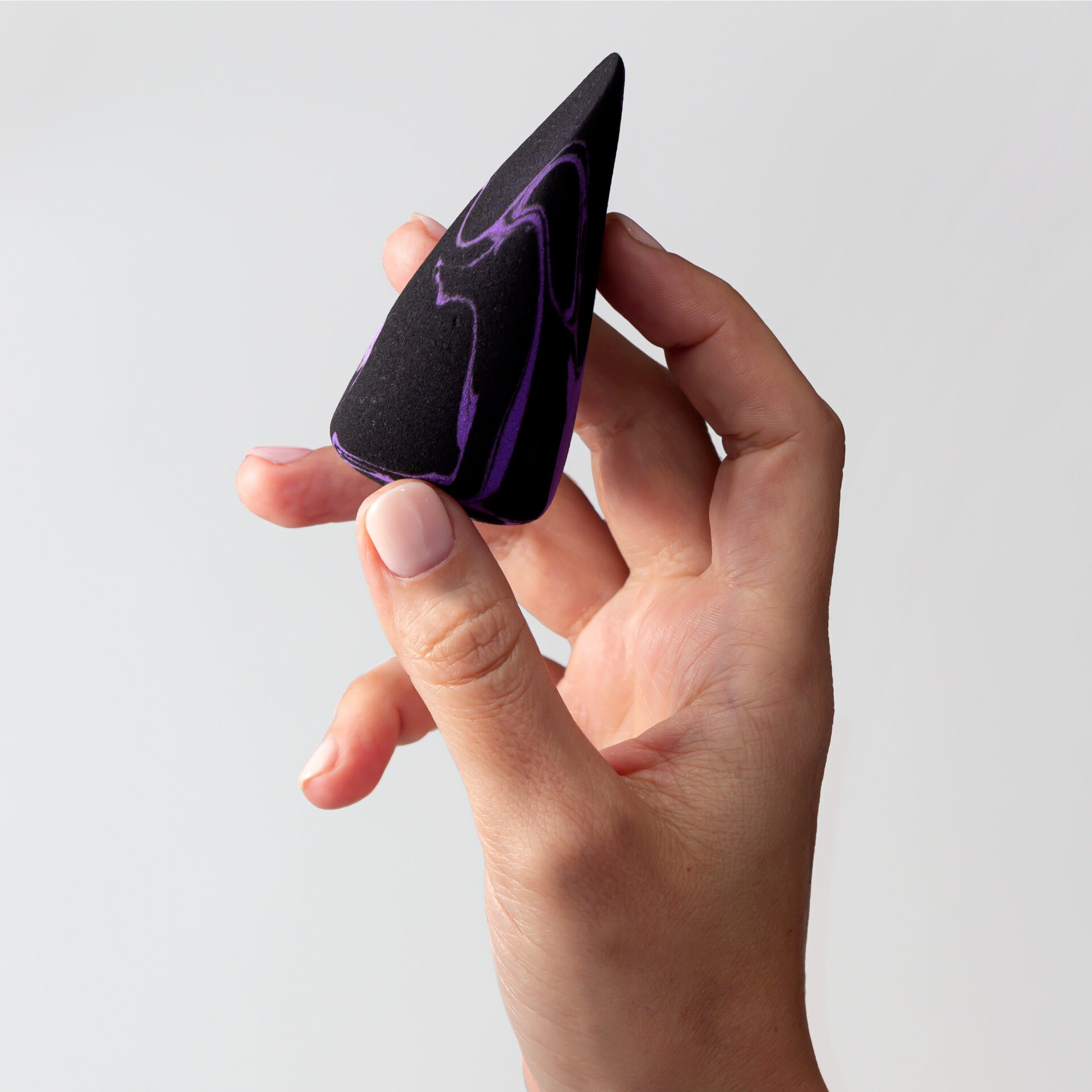 LIMONI Спонж для макияжа "Makeup Sponge" Black Purple