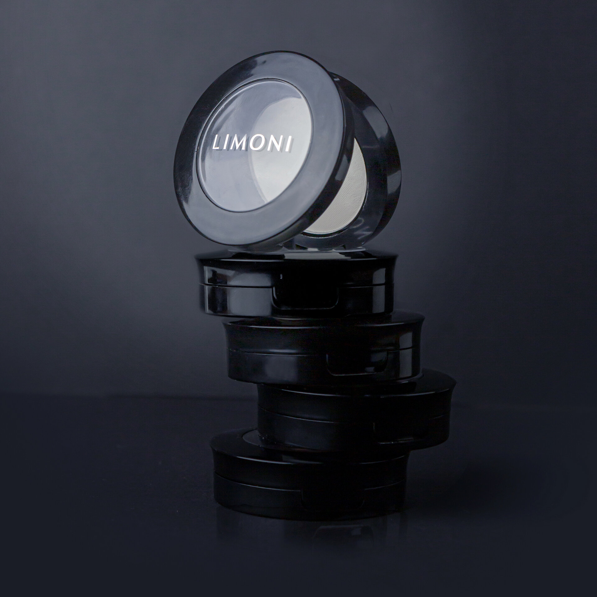 LIMONI Пудра компактная матирующая "Transparent matte powder", тон 01 (3,5 г.)
