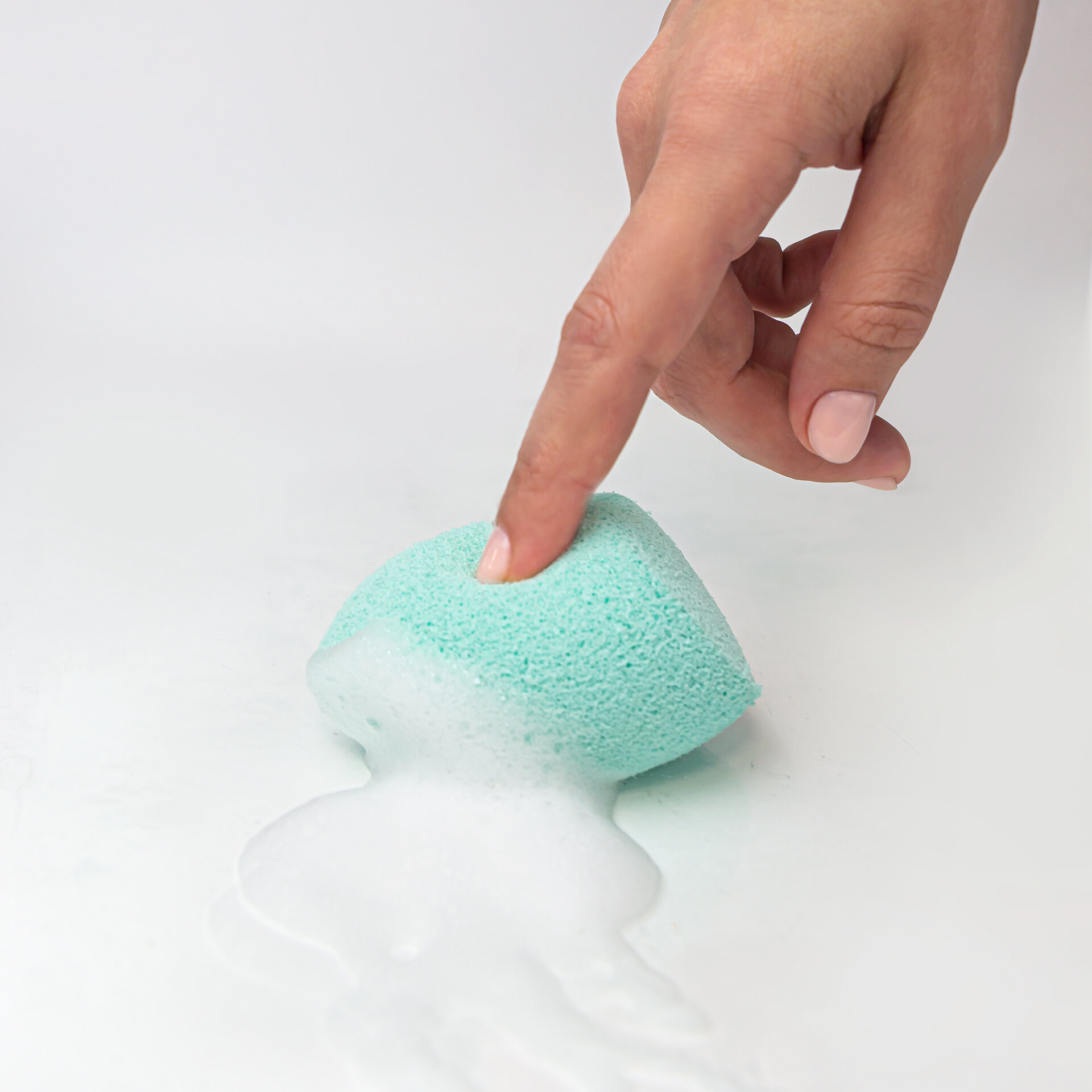 LIMONI Спонж для умывания "Cleansing Sponge"  Green