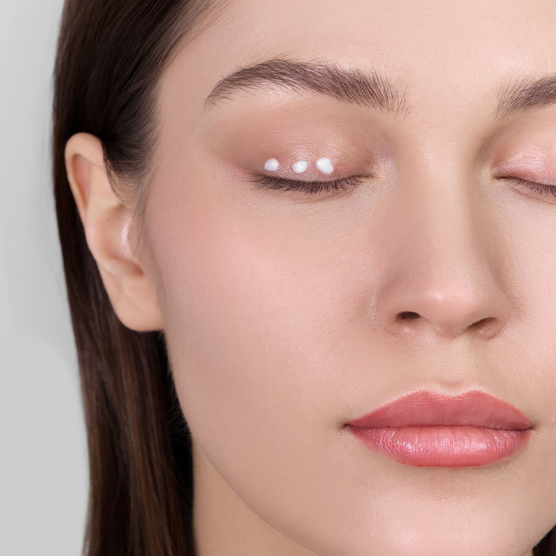 LIMONI Основа под тени для век "Eye Shadow Primer"