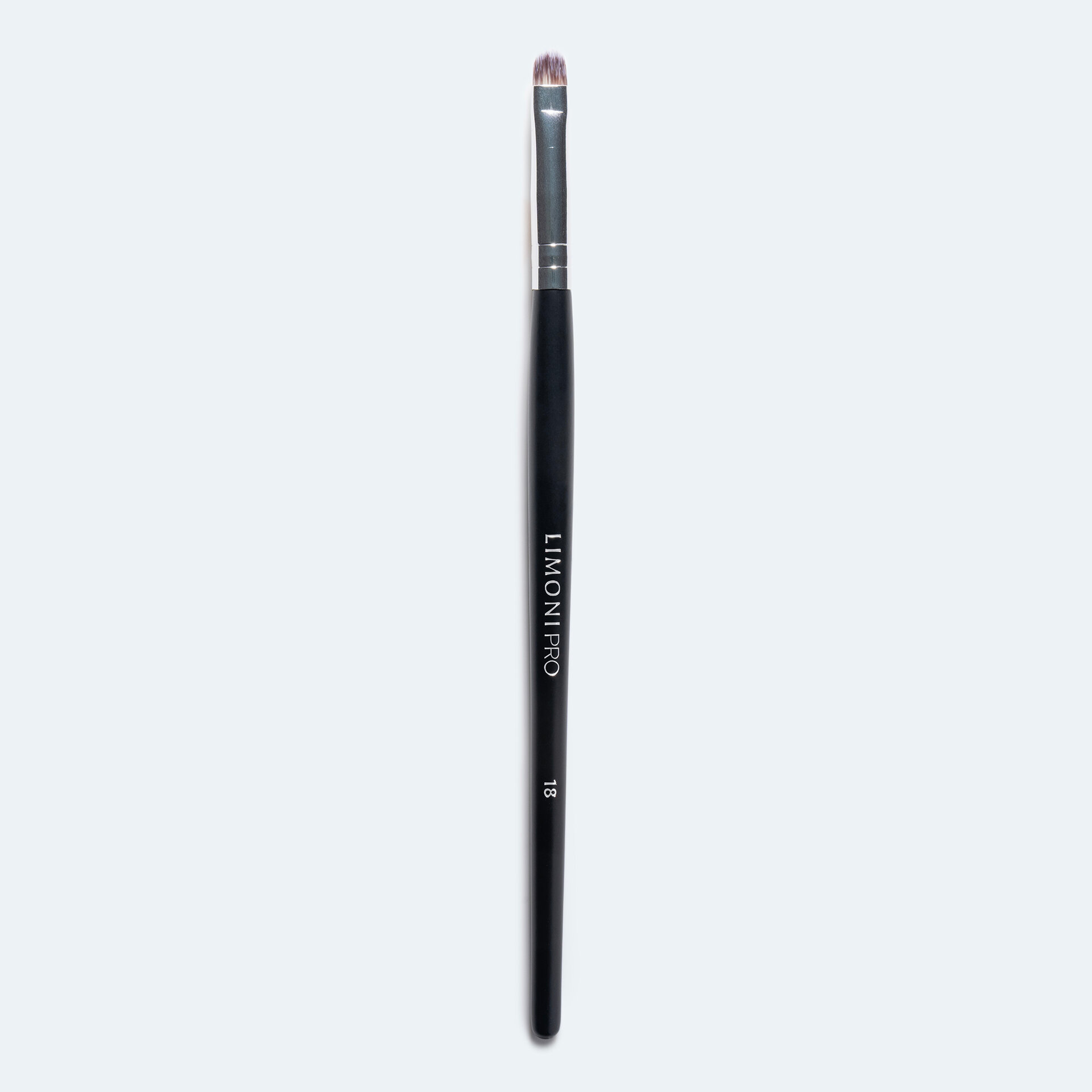 LIMONI Professional №18 Кисть плоская для  теней и подводки  (нейлон)