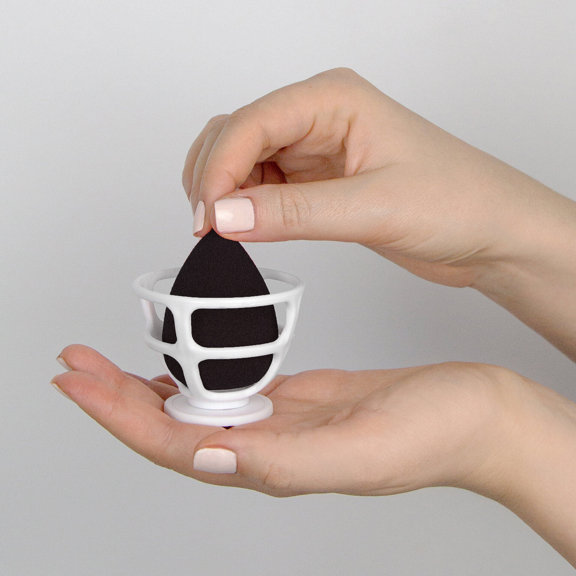 LIMONI Спонж для макияжа в наборе с корзинкой "Blender Makeup Sponge" Black