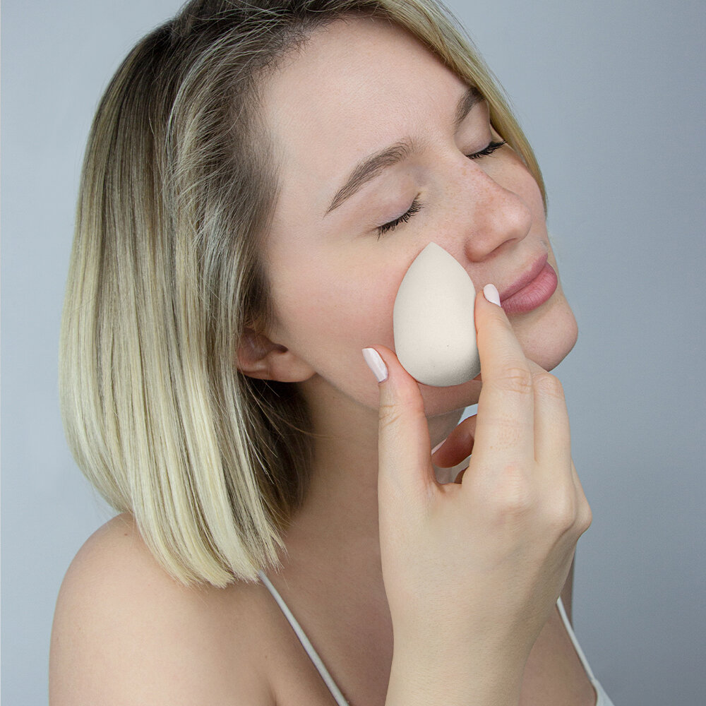 LIMONI Спонж для макияжа "Blender Makeup Sponge" Ivory ***