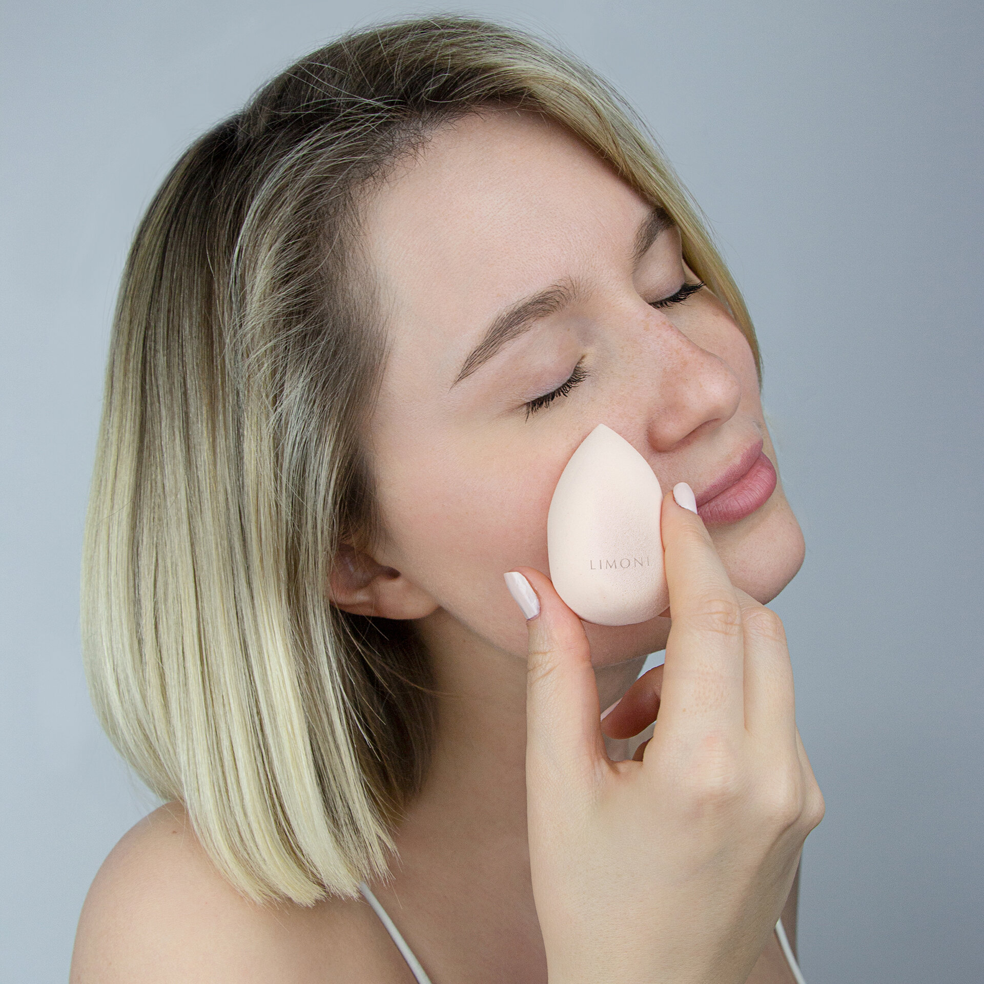 LIMONI Спонж для макияжа "Blender Makeup Sponge" Beige