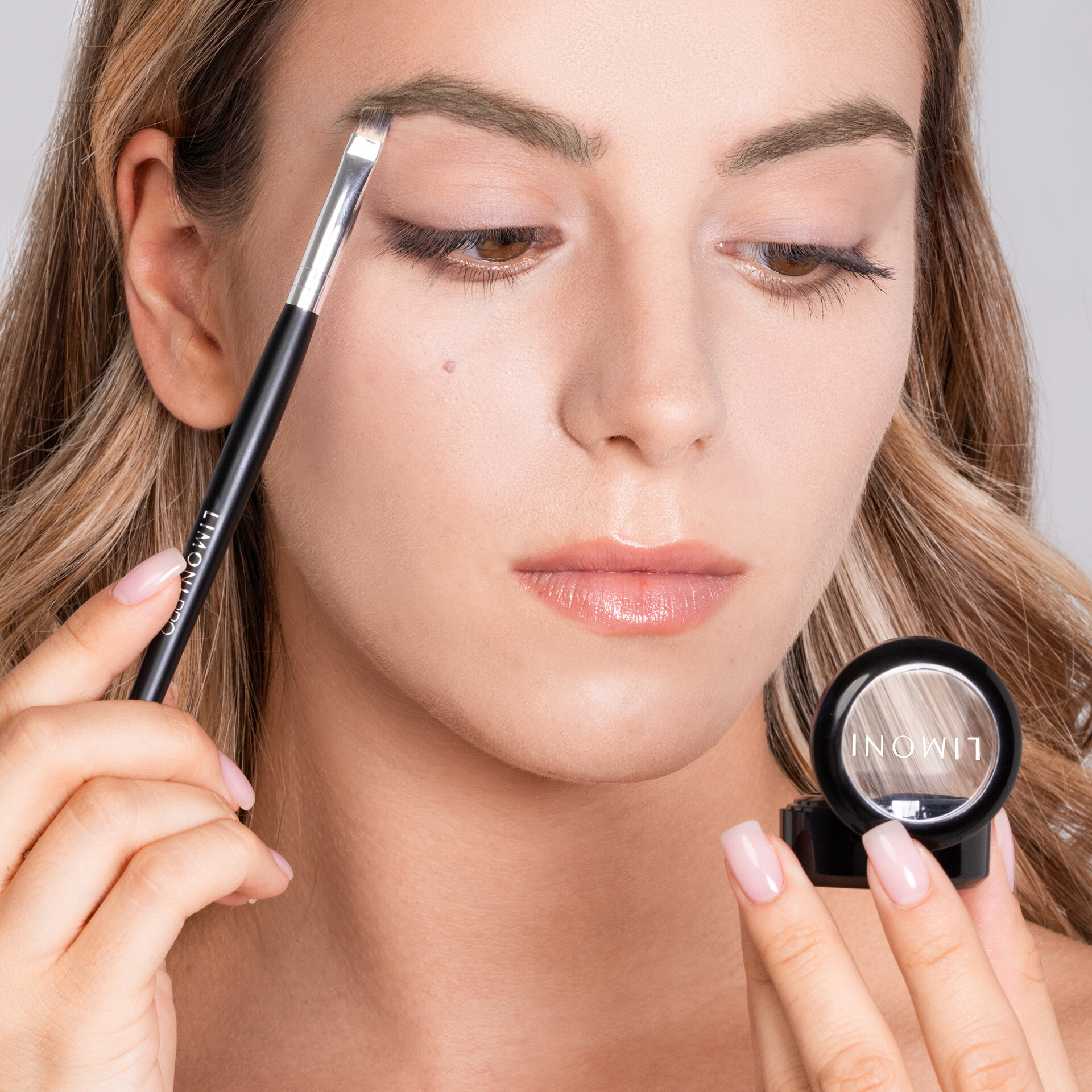 LIMONI  Тени для бровей "Еyebrow Shadow" 06  (в футляре)