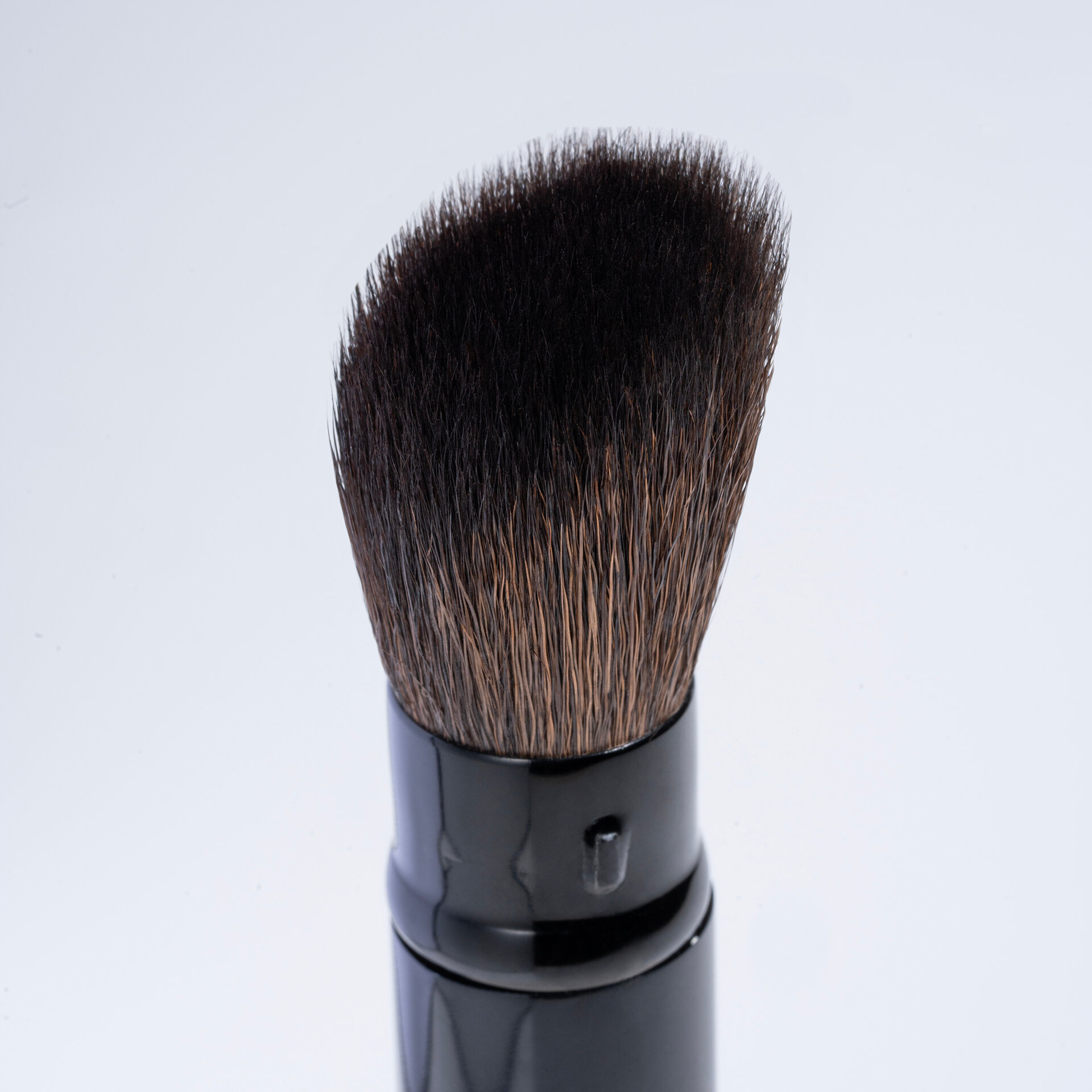 LIMONI Professional №30 Кисть выдвижная для пудры и румян со срезанным углом (коза)