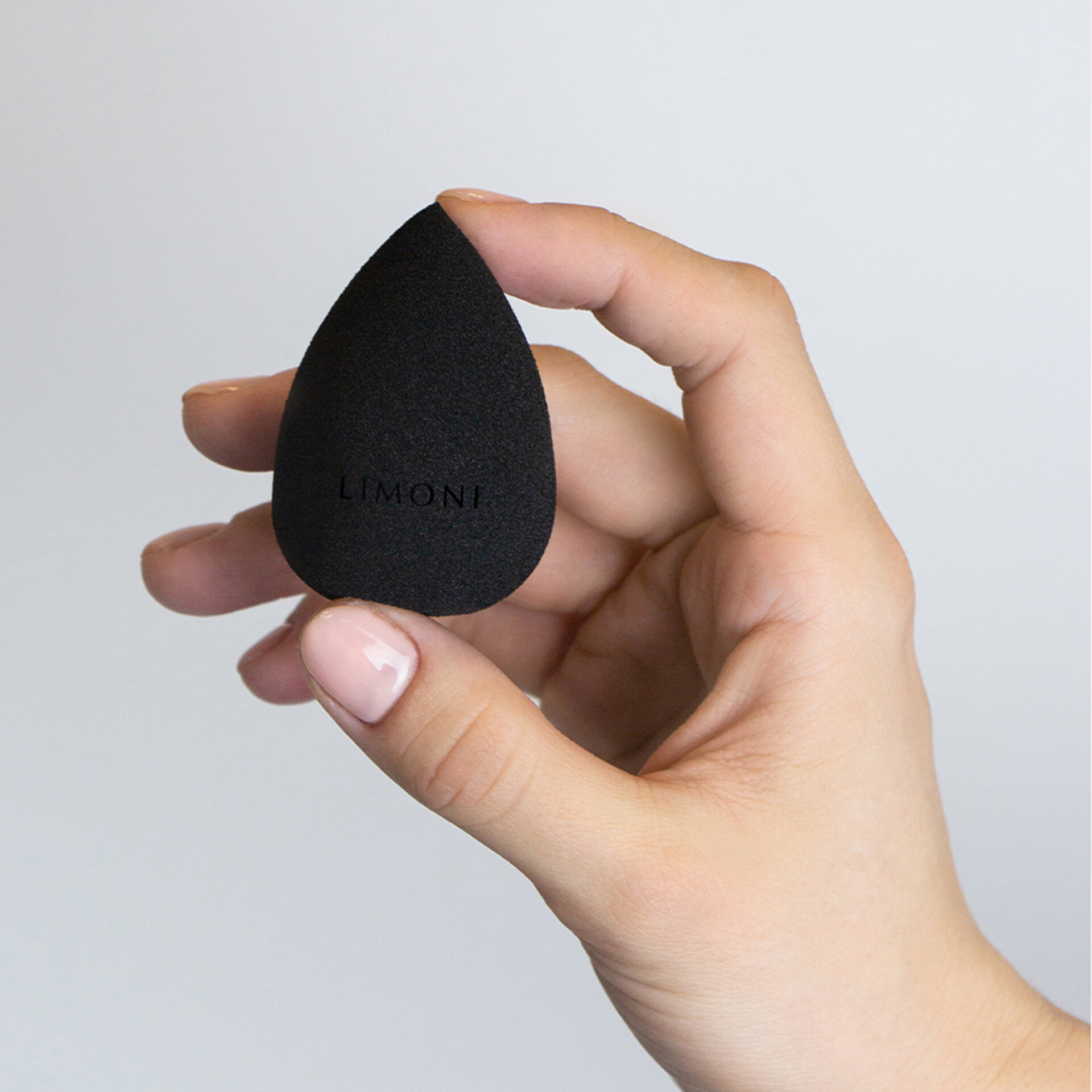 LIMONI Спонж для макияжа в наборе с корзинкой "Blender Makeup Sponge" Black